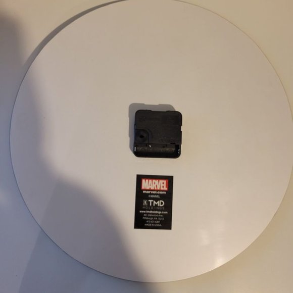 MARVEL COMICS MIXED FACE GLASS CLOCK - RARE - Picture 2 of 2